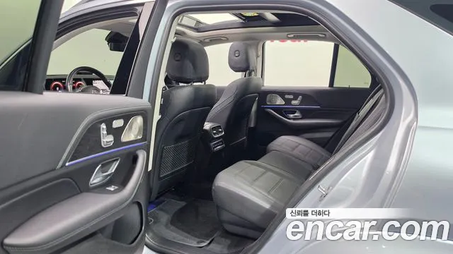 Mercedes-Benz GLE-Class — Фото автомобиля 10
