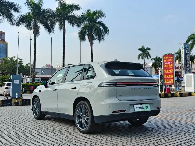 Leapmotor C10 — Фото автомобиля 6