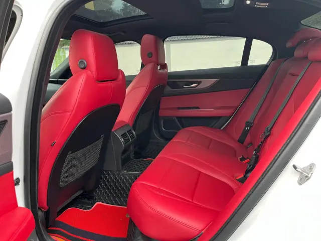 Jaguar XEL — Фото автомобиля 9