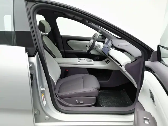 Changan Qiyuan A06 — Фото автомобиля 23
