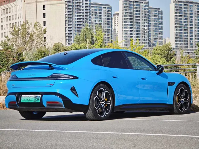Xiaomi SU7 — Фото автомобиля 9
