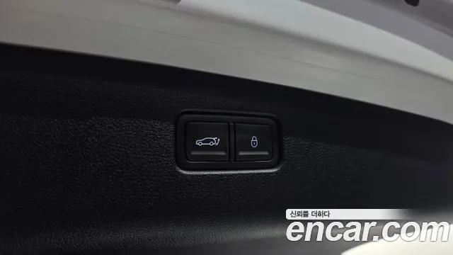 Genesis GV70 2.5T Бензин 2WD — Фото автомобиля 19