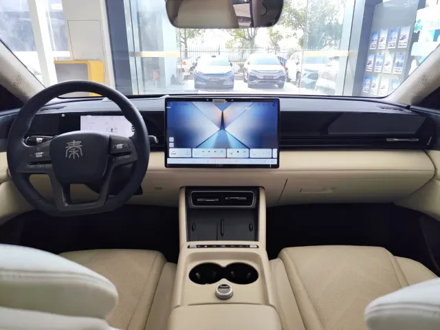 BYD Qin L — Фото автомобиля 4