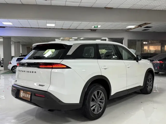Nissan Terra — Фото автомобиля 9