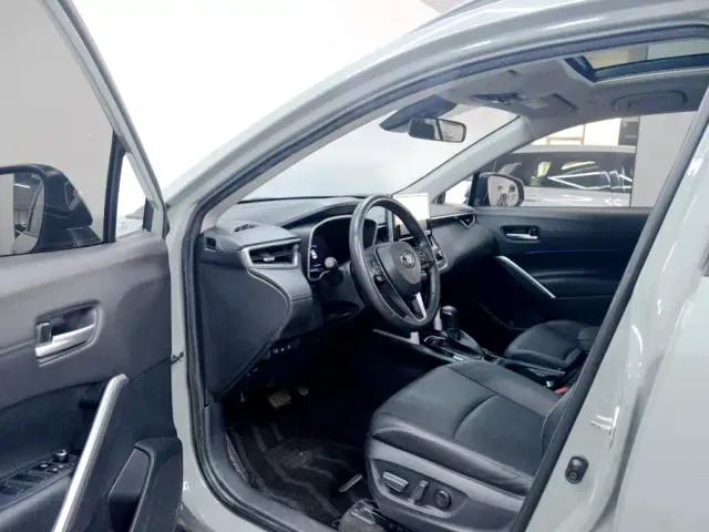Toyota Corolla Cross — Фото автомобиля 9