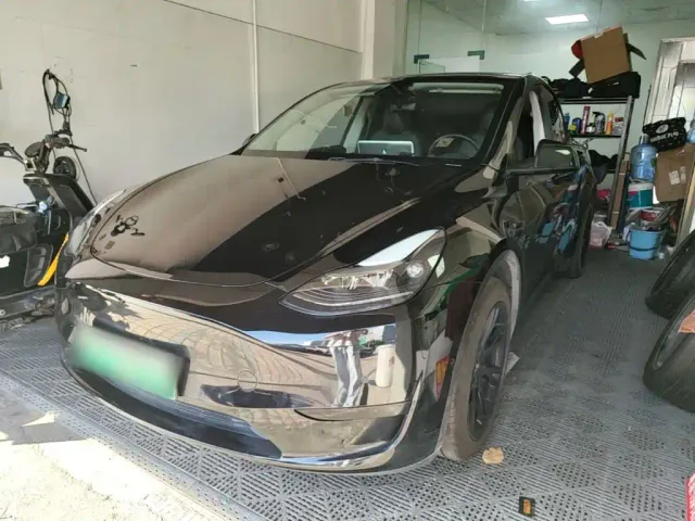 Фотография автомобиля — Tesla Model Y