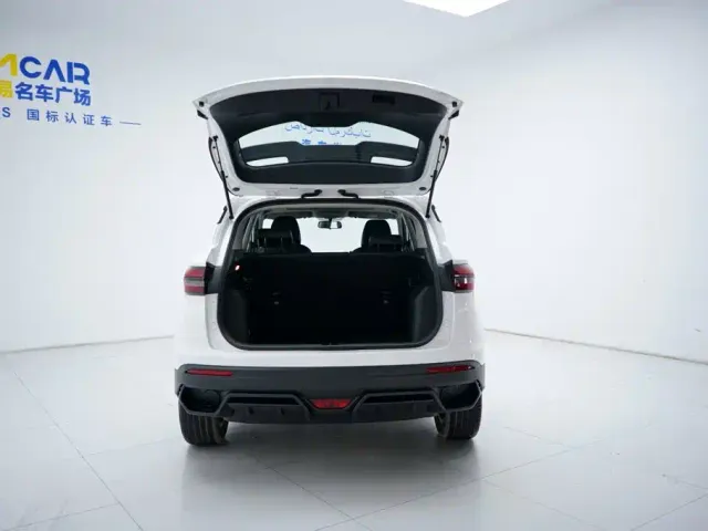 Geely Binyue — Фото автомобиля 9