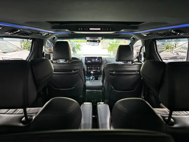 Lexus LM — Фото автомобиля 18