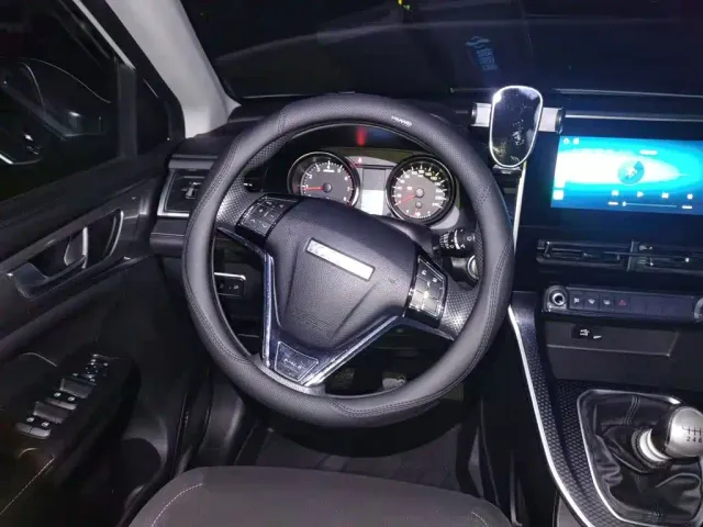Haval M6 — Фото автомобиля 6