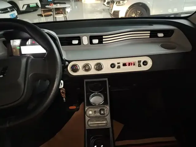 Wuling Hongguang Mini EV — Фото автомобиля 12