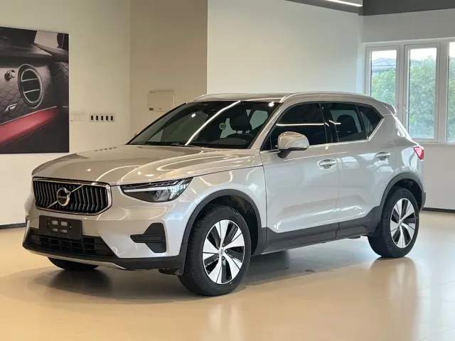 Фотография автомобиля — Volvo XC40