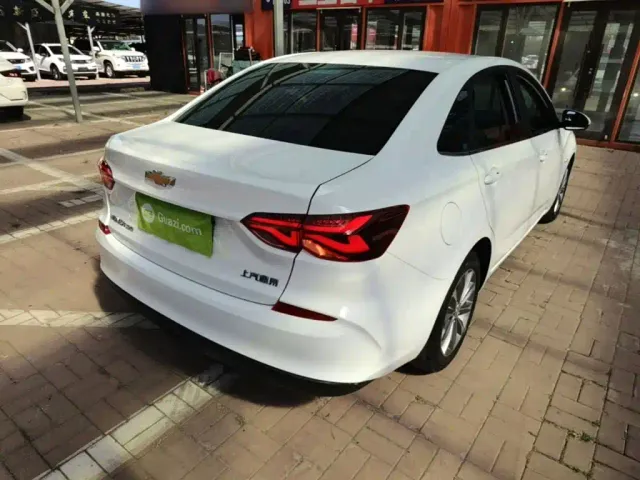 Chevrolet Monza — Фото автомобиля 6