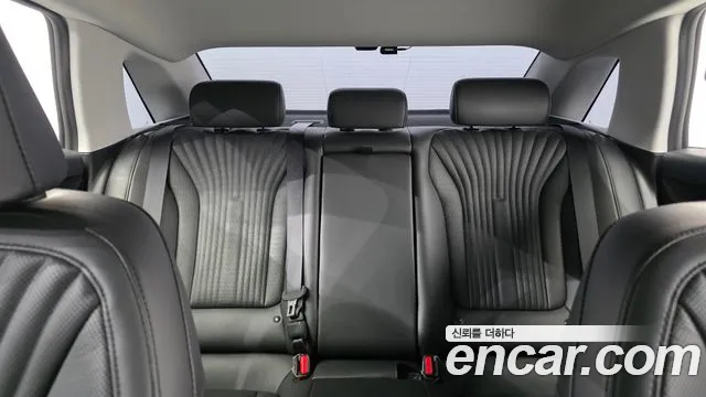Hyundai Grandeur Grandeur (GN7) 2.5 Бензин 2WD — Фото автомобиля 29