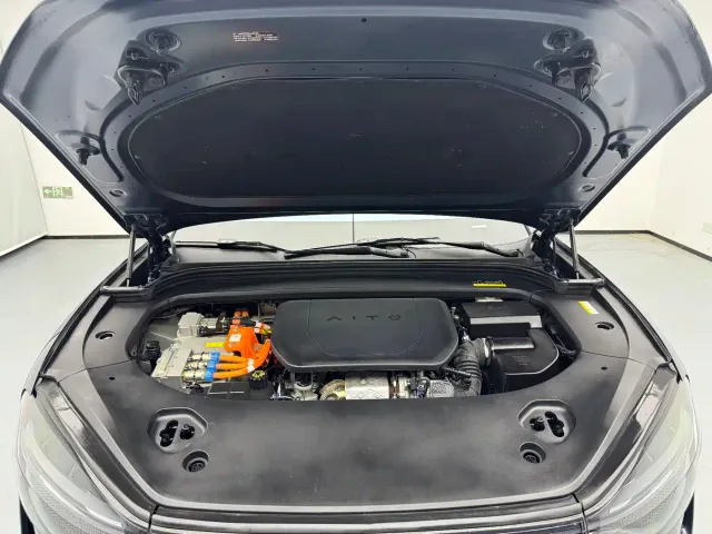 AITO Wenjie AITO M9 2024 Extended Range Ultra 42kWh 6-Seater — Фото автомобиля 12