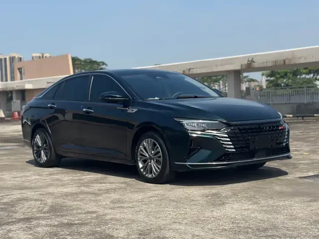 Dongfeng Yixuan MAX — Фото автомобиля 3