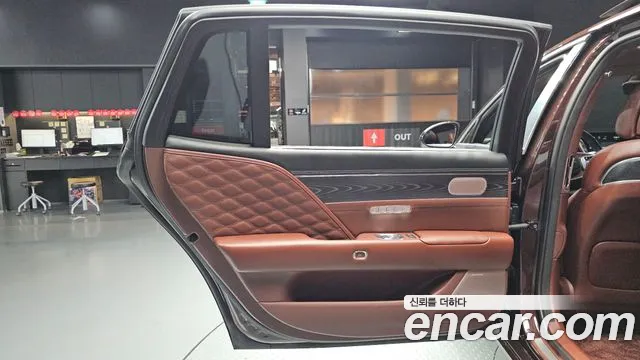 Genesis G90 Бензин 3.5 Turbo e-S/C AWD LWB — Фото автомобиля 22
