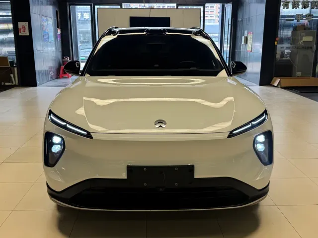 Nio ES6 — Фото автомобиля 11