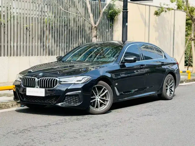 Фотография автомобиля — BMW 5 Series