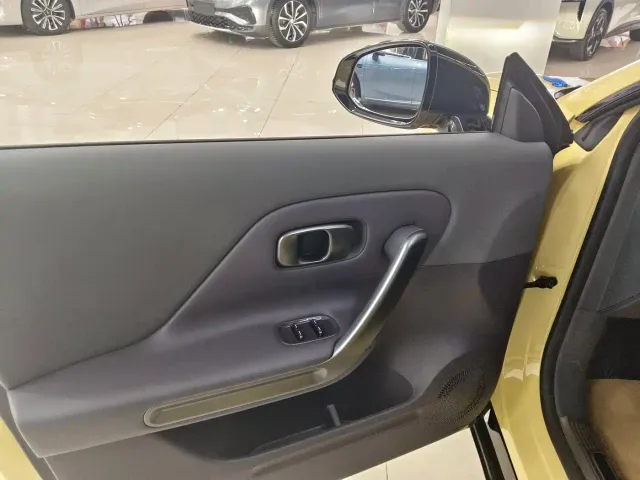 Leapmotor Lafa 5 — Фото автомобиля 6