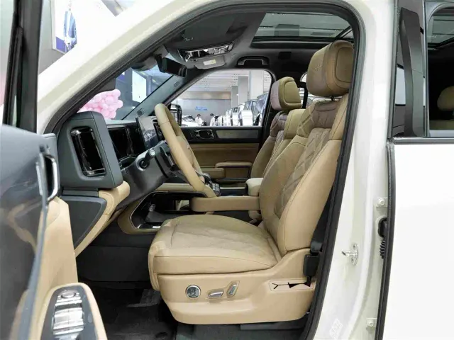 BYD FangChengBao Leopard 5 — Фото автомобиля 11