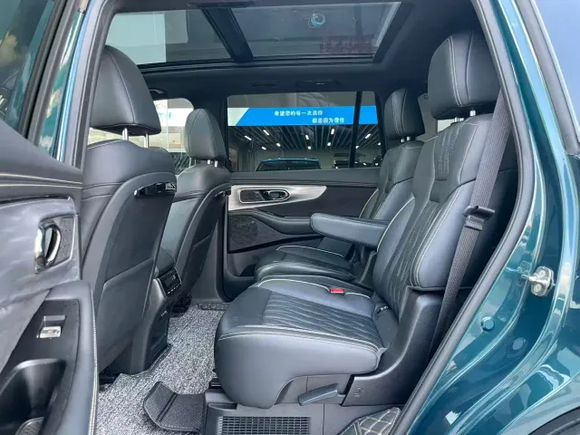GAC Trumpchi GS8 — Фото автомобиля 11