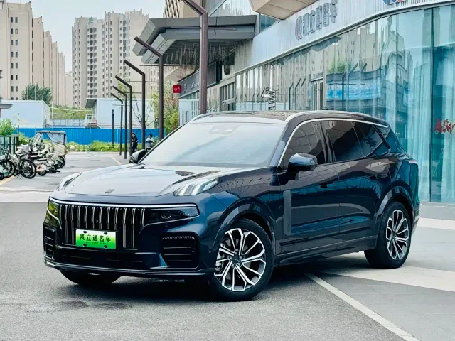 Фотография автомобиля — Lynk & Co 09 EM-P