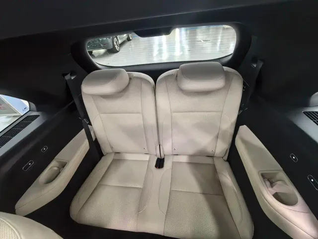 Li Auto L8 — Фото автомобиля 14