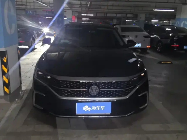 Volkswagen Passat — Фото автомобиля 2