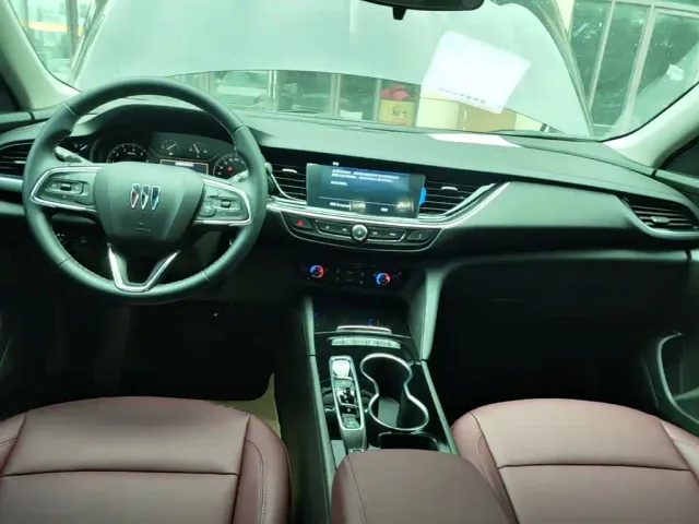 Buick Regal — Фото автомобиля 9
