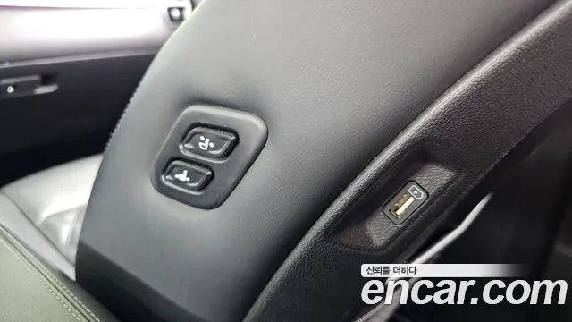 Kia Sorento Sorento 4-е поколение Бензин 2.5T 2WD — Фото автомобиля 23