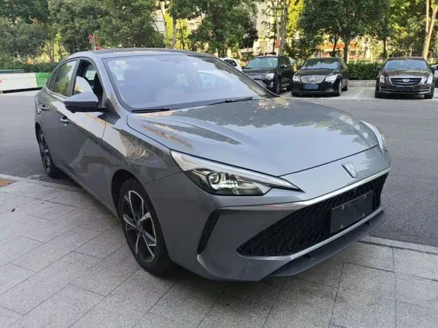 Roewe i5 — Фото автомобиля 3