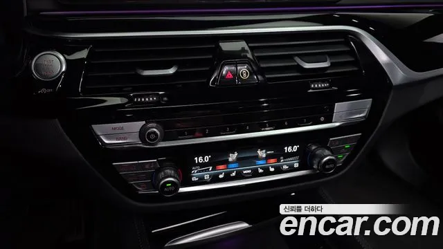 BMW 5 Series G30 — Фото автомобиля 25
