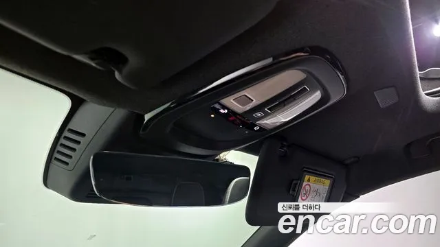 Вольво XC40 B4 Black Edition — Фото автомобиля 15