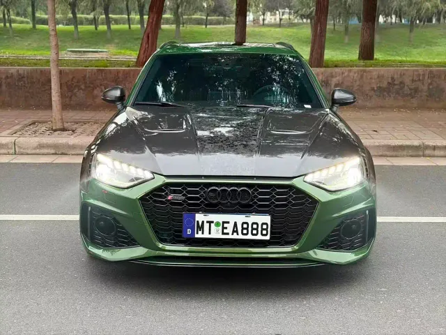 Audi RS 4 — Фото автомобиля 3