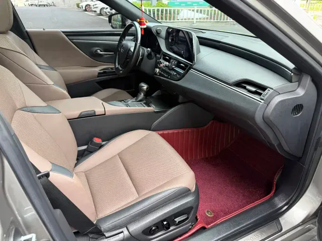 Lexus ES — Фото автомобиля 12