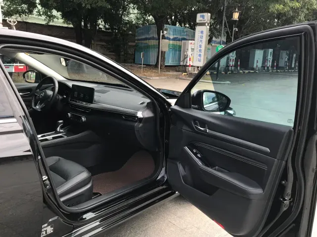 Nissan Teana — Фото автомобиля 5