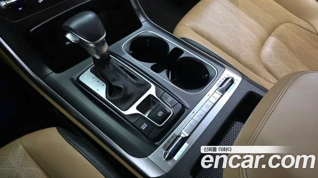 Kia Canival Carnival 4 поколение Дизель 9 мест Prestige — Фото автомобиля 9