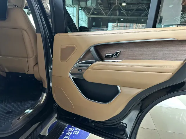 Land Rover Range Rover — Фото автомобиля 11
