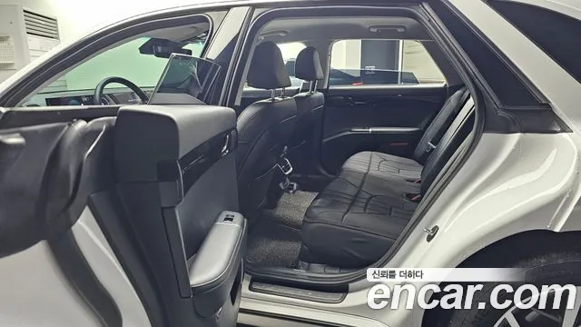 Hyundai Grandeur Grandeur (GN7) 3.5 LPG 2WD (Такси) — Фото автомобиля 26