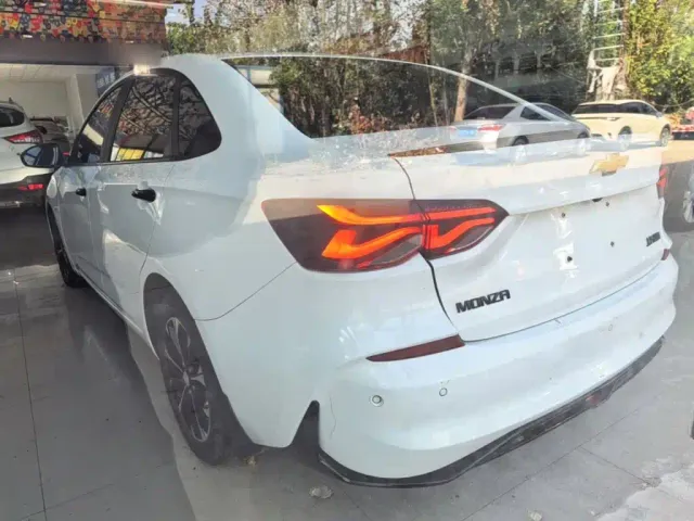 Chevrolet Monza — Фото автомобиля 4