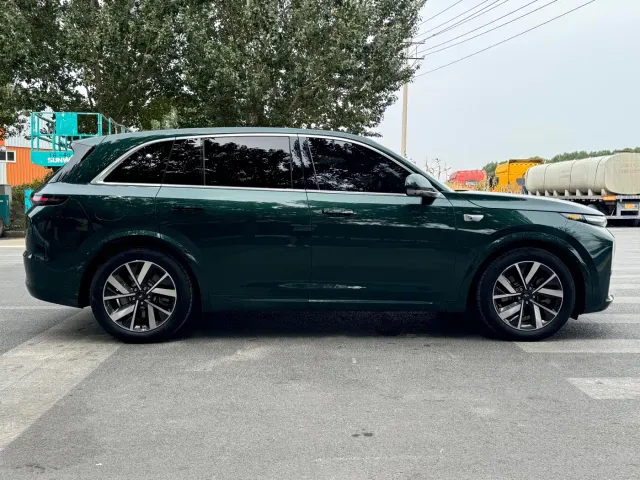 Li Auto L7 — Фото автомобиля 8