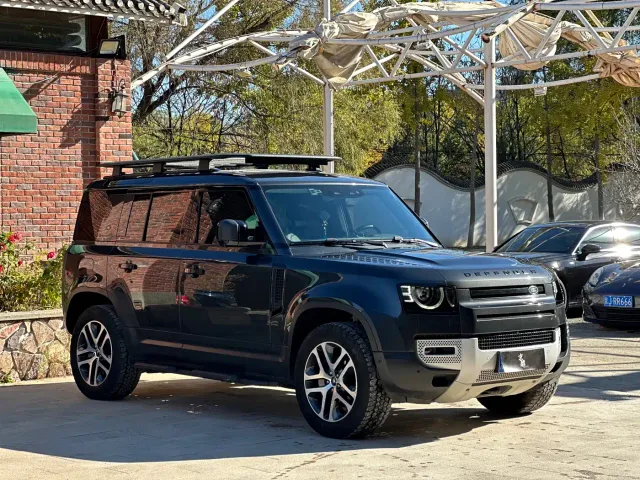 Land Rover Defender — Фото автомобиля 3