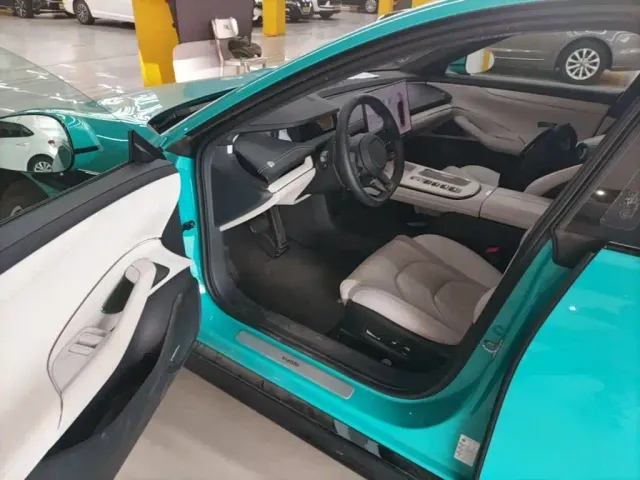 Xiaomi SU7 — Фото автомобиля 15