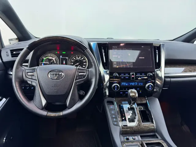 Toyota Vellfire — Фото автомобиля 11
