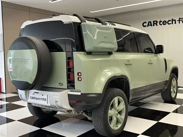 Land Rover Defender — Фото автомобиля 4
