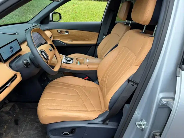Geely Galaxy Starship 7 EM-i — Фото автомобиля 8