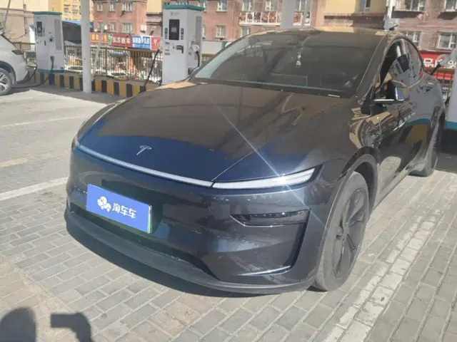 Фотография автомобиля — Tesla Model Y