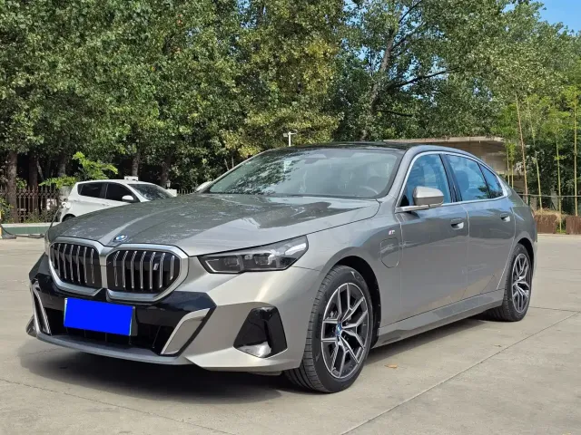BMW i5 — Фото автомобиля 13