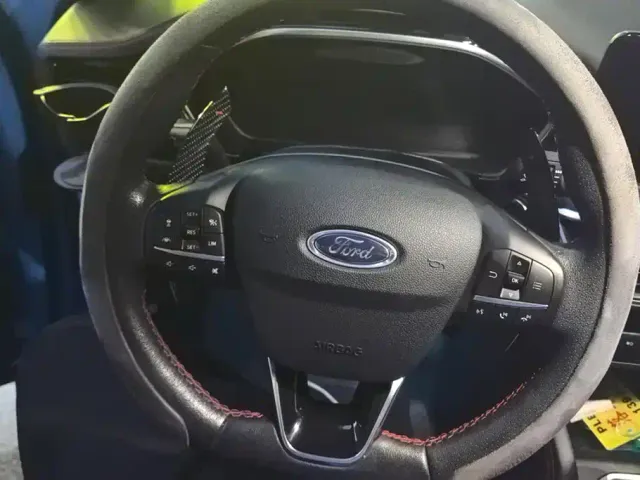 Ford Focus — Фото автомобиля 15