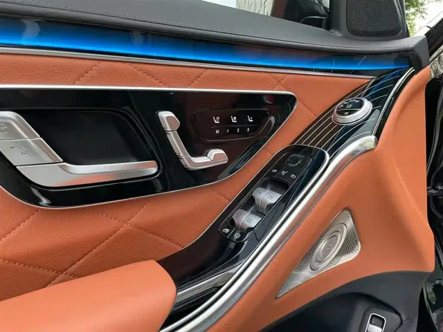 Mercedes-Benz S-Class — Фото автомобиля 12